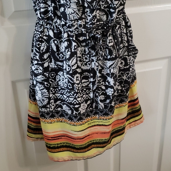 BEBOP BLACK AND WHITE SLEEVELESS DRESS SIZE MEDIUM - Picture 3 of 7